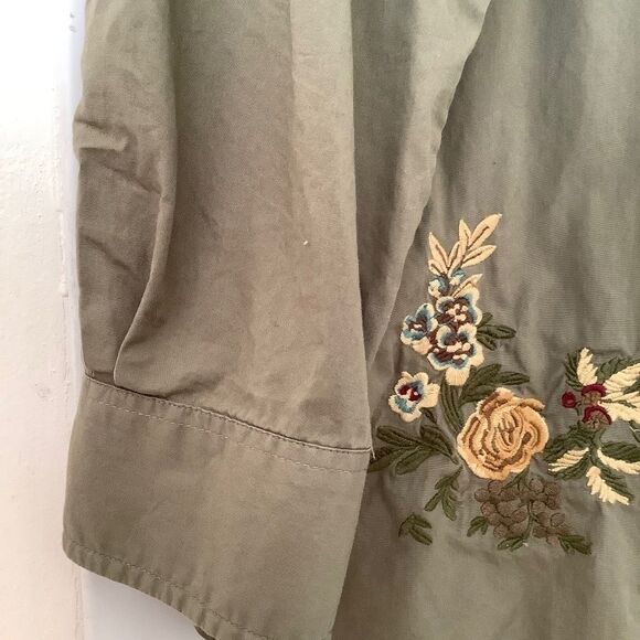 RALPH LAUREN FLORAL EMBROIDERED MILITARY WOMAN BUTTON DOWN SHIRT… - Picture 9 of 16